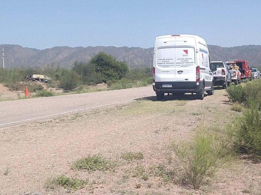 Aimogasta: Un hombre se encuentra en grave estado tras volcar en su auto por Ruta N.º 9 Aimogasta: Un hombre se encuentra en grave estado tras volcar en su auto por Ruta N.º 9