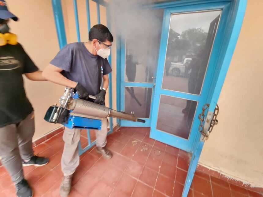 Contra el Dengue | FUMIGACIÓN EN ESCUELAS