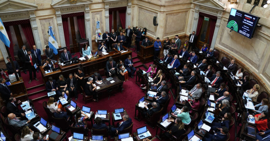 A partir de enero, los senadores se aumentarán las dietas y pasarían a cobrar $ 9,5 millones por mes A partir de enero, los senadores se aumentarán las dietas y pasarían a cobrar $ 9,5 millones por mes