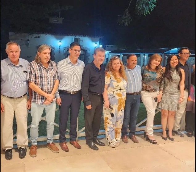 Universidades y poder: La entrega de la UNLaR a Ricardo Quintela