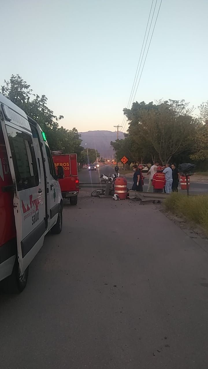 Un motociclista perdió el control y sufrió lesiones en Barrio 25 de Mayo Sur Un motociclista perdió el control y sufrió lesiones en Barrio 25 de Mayo Sur