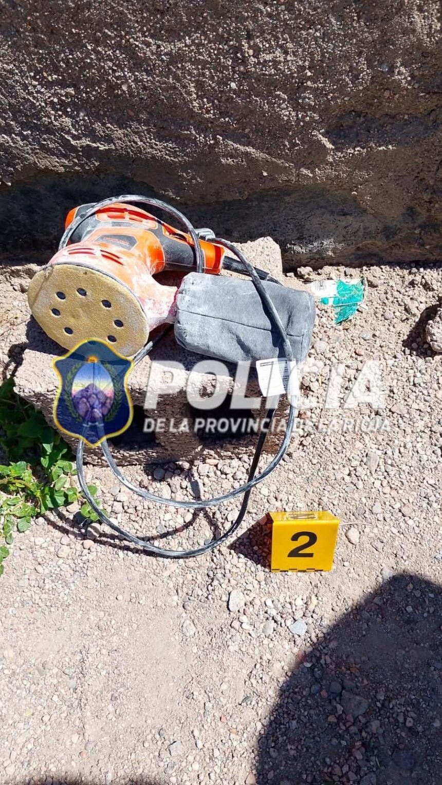 Detienen a un hombre por robar en un taller del Barrio 4 de Junio Detienen a un hombre por robar en un taller del Barrio 4 de Junio