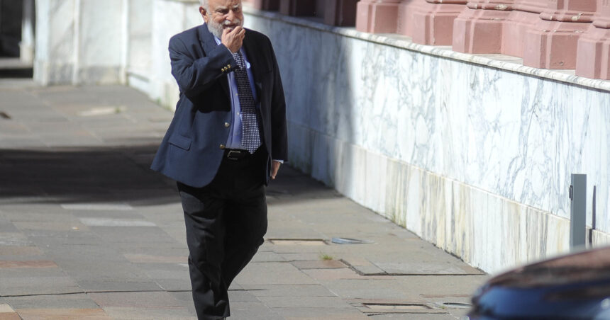 Javier Milei apuesta por un viejo conocido para reemplazar a Rodolfo Barra: cumbre en Casa Rosada Javier Milei apuesta por un viejo conocido para reemplazar a Rodolfo Barra: cumbre en Casa Rosada