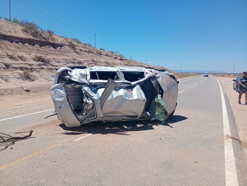 Vuelco en la Ruta 141 en cercanías a Chepes: Tres personas fueron hospitalizas tras el accidente