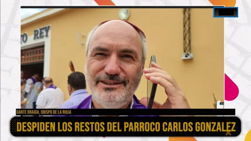 Despiden los restos del cura párroco Carlos González Despiden los restos del cura párroco Carlos González