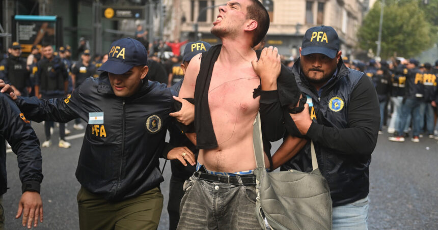 Liberaron a 114 detenidos por los incidentes durante las protestas afuera del Congreso