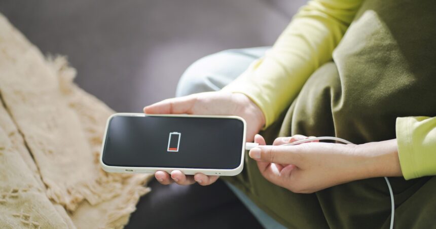 El truco que pocos conocen para extender la vida útil de la batería del celular