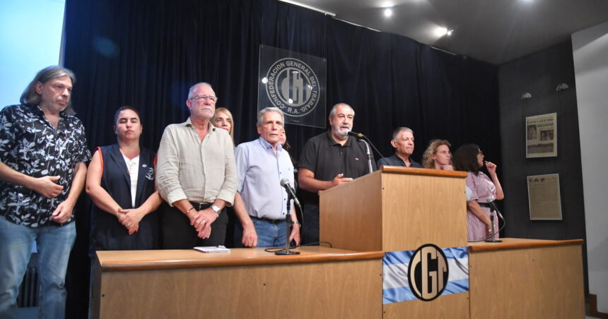 Una ofensiva de los gremios duros que reaviva la grieta sindical Una ofensiva de los gremios duros que reaviva la grieta sindical