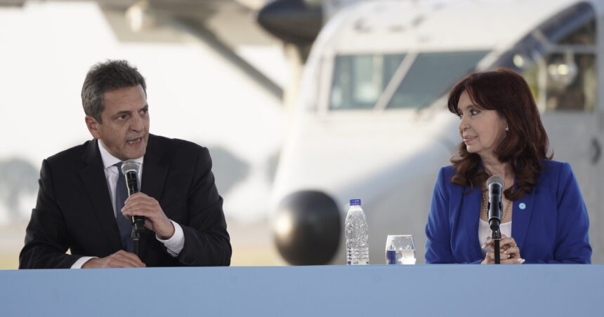 Cristina y Massa presionan a Kicillof: aceptan suspender las PASO pero le exigen que no desdoble