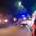Motociclista de 21 años sufrió lesiones tras caer a la calzada en Roberto Payró y Chamical