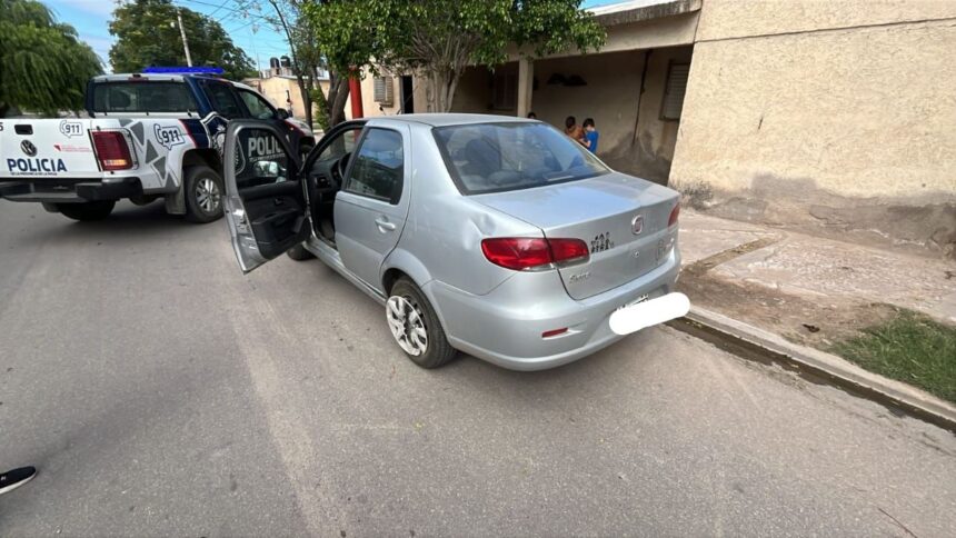 Choque entre una moto y un auto en Guido Spano y Agüero Vera no dejó heridos Choque entre una moto y un auto en Guido Spano y Agüero Vera no dejó heridos