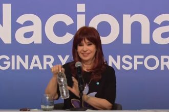 Última advertencia de Cristina Kirchner a Axel Kicillof: “Si desdoblan, están rompiendo”